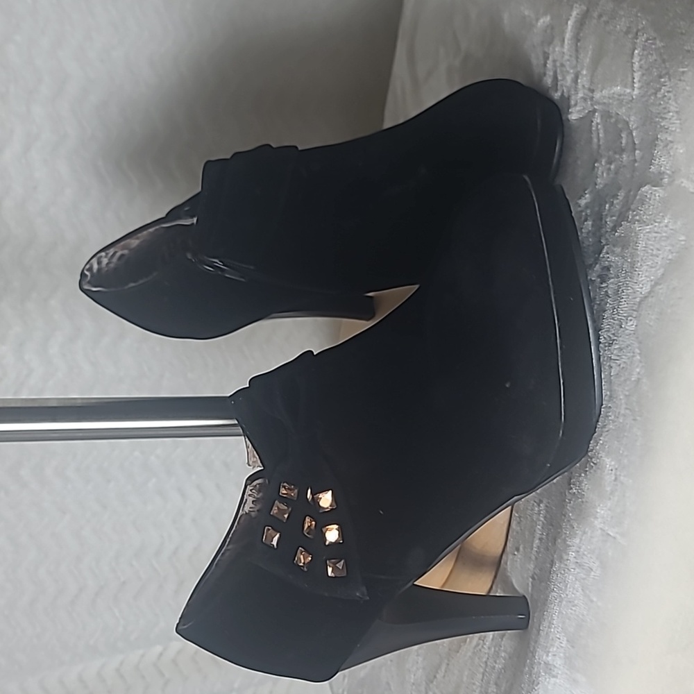 NWOT Vero Cuoio black/embellished high heel shoes. Size 11